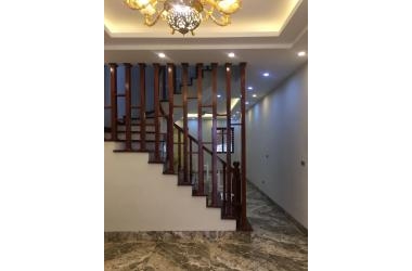 Cho thuê nhà ở 18, ngõ 466 Hoàng Hoa Thám 3.5 tầng x 52m2 , full đồ ở làm văn phòng, homestay. Giá chỉ 11,8 triệu 0784092999